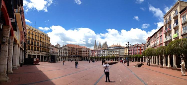 282953_10152949051280122_586454405_n