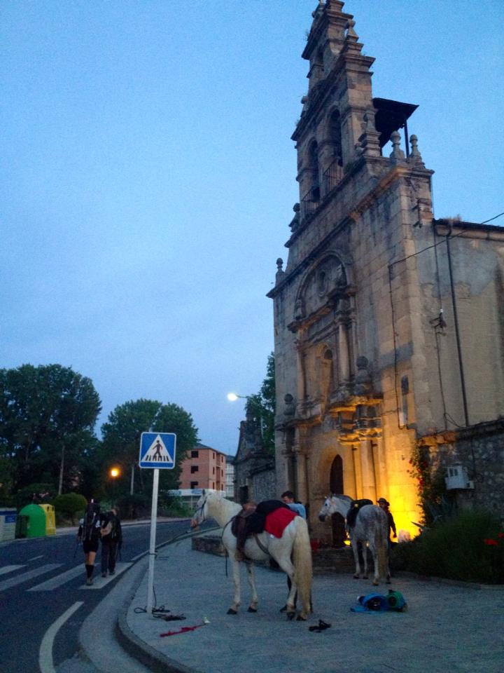 226612_10152965087650122_193629264_n