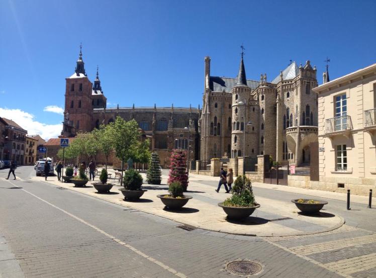 935416_10152952407880122_473363856_n