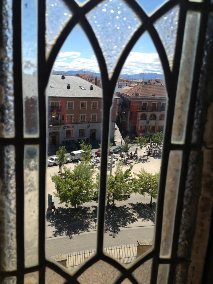 946588_10152952403535122_766568256_n